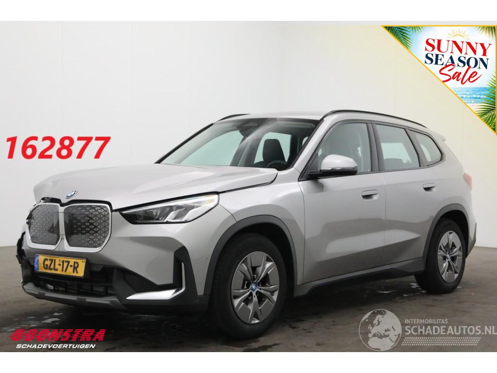 BMW iX1 xDrive30 67 kWh LED ACC Apple/Android Camera SHZ