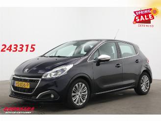 Damaged car Peugeot 208 1.6 BlueHDi Allure Navi Clima Cruise PDC 2015/12