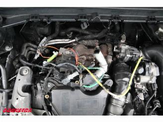 Mercedes A-klasse 180 d Launch Edition 7G-Tronic AMG Pano LED Memory Camera SHZ picture 7