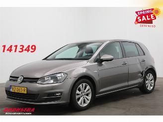 Unfallwagen Volkswagen Golf 1.0 TSI Comfortline Navi Clima Cruise PDC 2016/12