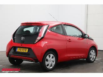 Toyota Aygo 1.0 VVT-i x-play Aut. Bluetooth Airco Cruise Camera picture 3