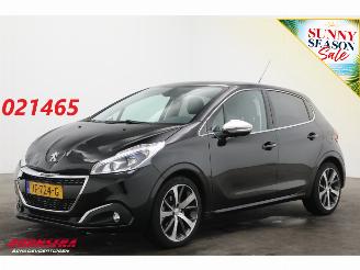 krockskadad bil auto Peugeot 208 1.2 PureTech Aut. Première Pano Navi Clima Cruise Camera 29.828 km! 2016/2