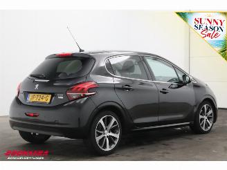 Peugeot 208 1.2 PureTech Aut. Première Pano Navi Clima Cruise Camera 29.828 km! picture 3