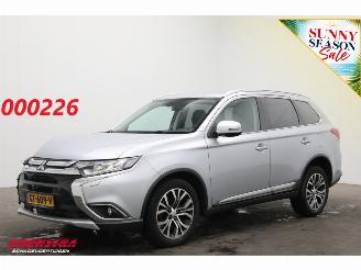 Vaurioauto  passenger cars Mitsubishi Outlander 2.0 Executive Edition Navi Clima Cruise Camera PDC AHK 2015/8