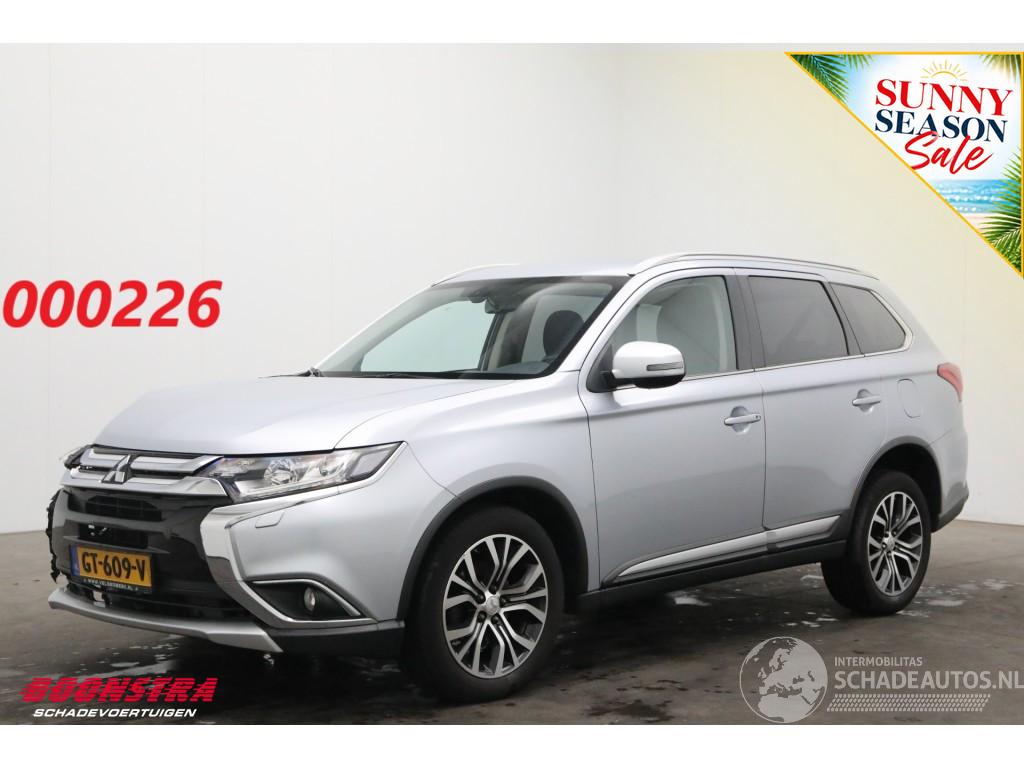 Mitsubishi Outlander 2.0 Executive Edition Navi Clima Cruise Camera PDC AHK