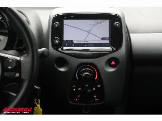Toyota Aygo 1.0 VVT-i x-play Navi Airco Cruise Camera picture 13