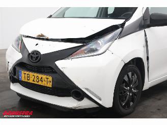 Toyota Aygo 1.0 VVT-i x-fun Bluetooth Airco Cruise picture 11