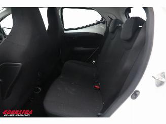 Toyota Aygo 1.0 VVT-i x-fun Bluetooth Airco Cruise picture 17