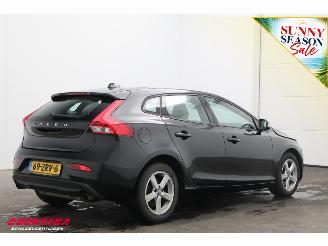 Volvo V-40 1.6 T3 Kinetic Pano Leder Navi Clima Cruise Camera PDC picture 3