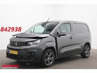 Schade bestelwagen Peugeot Partner 1.5 BlueHDI Asphalt Leder Apple/Android Clima Cruise PDC AHK 2020/1