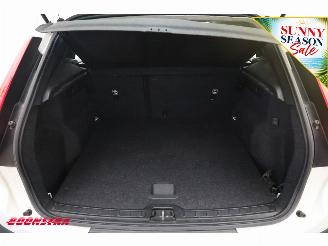 Volvo XC40 1.5 T2 Momentum Core LED Apple/Android Cruise PDC picture 31