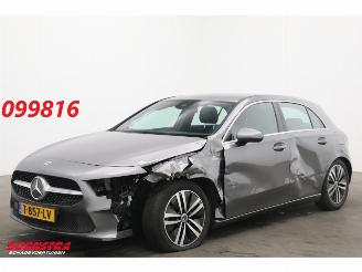 Unfallwagen Mercedes A-klasse 200 7G-Tronic Premium Plus Clima Cruise PDC 2021/4