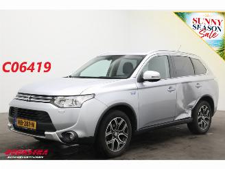 Vaurioauto  passenger cars Mitsubishi Outlander 2.0 PHEV Executive Edition X-Line Navi Clima Cruise Camera AHK 2015/10