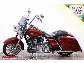 Harley-Davidson  FLHRSE5 CVO Road King picture 5
