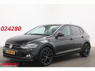 Damaged car Volkswagen Polo 1.6 TDI Comfortline 5-DRS ACC Airco Navi Apple Android AHK PDC 2020/1