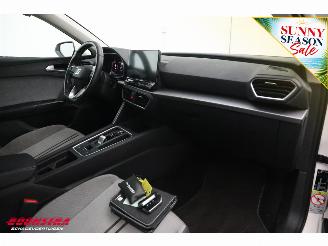 Seat Leon Sportstourer 2.0 TDI Aut. Style LED ACC Virtual Apple/Android Camera LRHZ SHZ picture 16