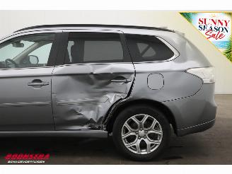 Mitsubishi Outlander 2.0 PHEV Instyle+ 4X4 ACC Schuifdak Leder Camera SHZ 183.069 km! picture 6