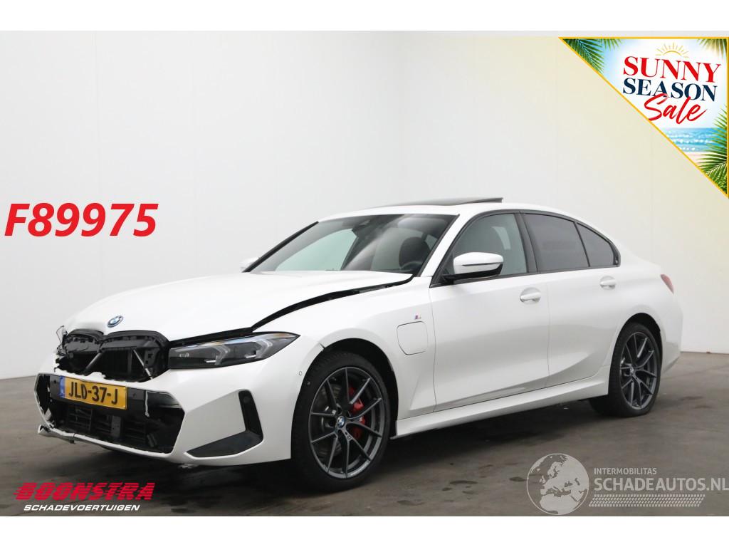 BMW 3-serie 330e M-Sport Cruise Navi Leder Schuifdak Camera Apple/Android SHZ AHK PDC