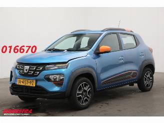 Damaged car Dacia Spring Comfort Plus 27 kWh Cruise Camera Navi Airco Leder PDC 37.022 km! 2021/12