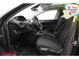 Peugeot 308 SW 1.2 PureTech Active Pano Navi Cruise Clima Apple/Android PDC picture 8