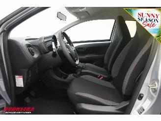 Toyota Aygo 1.0 VVT-i x-fun Airco Bluetooth 38.601 km! picture 14