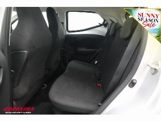 Toyota Aygo 1.0 VVT-i x-fun Airco Bluetooth 38.601 km! picture 15