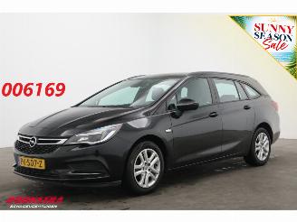 begagnad bil auto Opel Astra Sports Tourer 1.0 Online Edition Navi Airco Cruise PDC AHK 2017/10