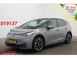 Vaurioauto  passenger cars Volkswagen ID.3 Life 58 kWh ACC Navi Clima Virtual SHZ LrHZ PDC 2020/12