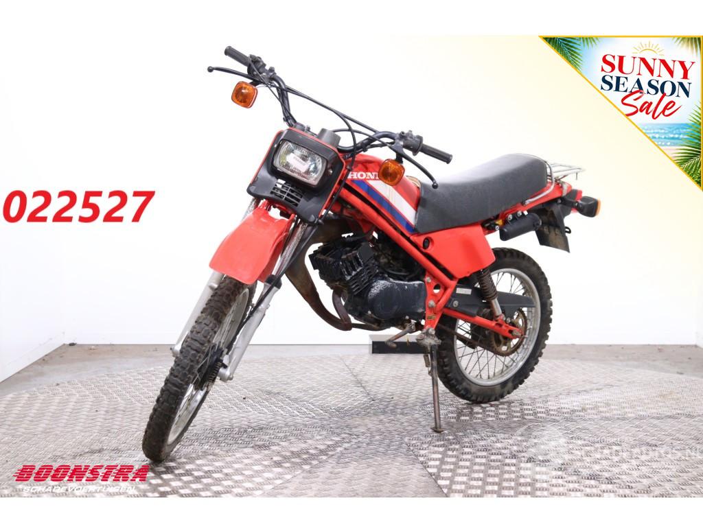 Honda  MT5 6.594 km!