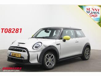 uszkodzony samochody osobowe Mini Electric MINI Yours 33 kWh LED Apple/Android Clima Cruise 2022/8