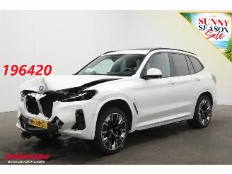 Coche accidentado BMW iX3 High Executive M Sport 80 kWh Pano ACC Memory Leder H/K Navi Camera PDC 2021/12