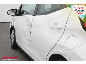 Toyota Aygo 1.0 VVT-i x-play 5-drs Airco Cruise Camera Bluetooth picture 15