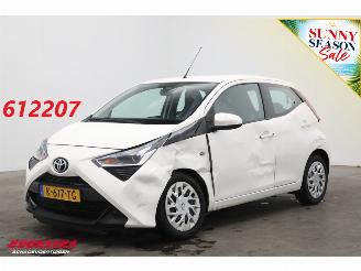 Damaged car Toyota Aygo 1.0 VVT-i x-play 5-drs Airco Cruise Camera Bluetooth 2021/3