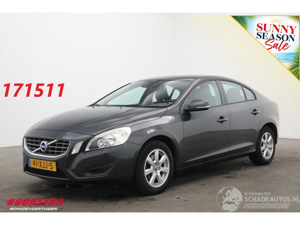 Volvo S-60 1.6 T3 AUT Kinetic Navi Cliam Cruise PDC
