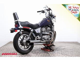 Honda  VT 400 C picture 3