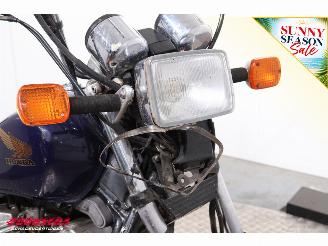 Honda  VT 400 C picture 13