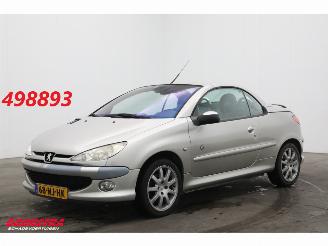 Gebrauchtwagen PKW Peugeot 206 CC 1.6-16V Roland Garros Hardtop Clima Leder 2003/10