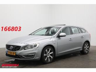 voitures voitures particulières Volvo V-60 2.4 D6 AWD Plug-In Hybrid Summum Glasdak Navi Memory Leder SHZ Camera PDC AHK 2013/9