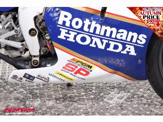 Honda NSR 250 MC18 Rothmans picture 11