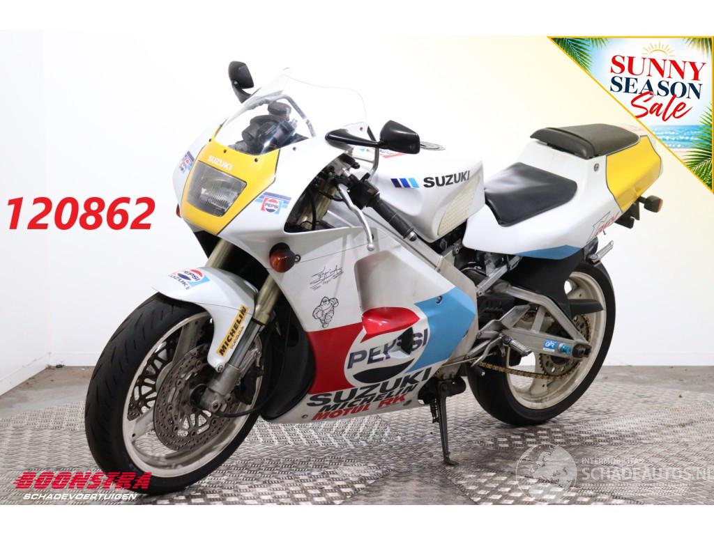 Suzuki RGV 250 VJ22 Pepsi