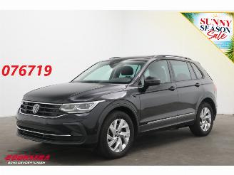 Voiture accidenté Volkswagen Tiguan 2.0 TSI DSG 4Motion Pano Schuif/kantel ACC Clima Navi SHZ Apple/Android Camera PDC 2023/7