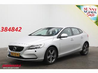 damaged passenger cars Volvo V-40 2.0 T3 Momentum Navi Cruise SHZ PDC LMV 2016/9