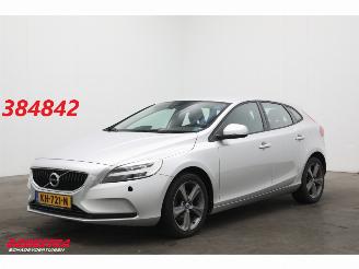 damaged passenger cars Volvo V-40 2.0 T3 Momentum Navi Cruise SHZ PDC LMV 2016/9