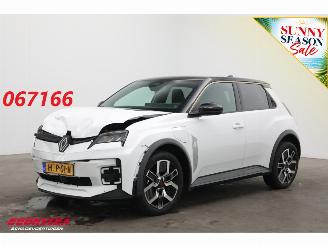 skadebil auto Renault 5 Urban range techno 40 kWh ACC Clima Apple/Android Camera PDC 2025/6