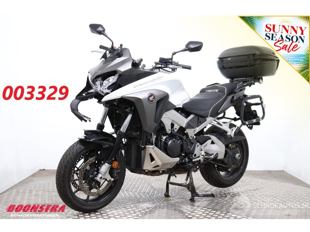 Honda  VFR 800X Crossrunner C-ABS Heizgriffe 15.956 km!