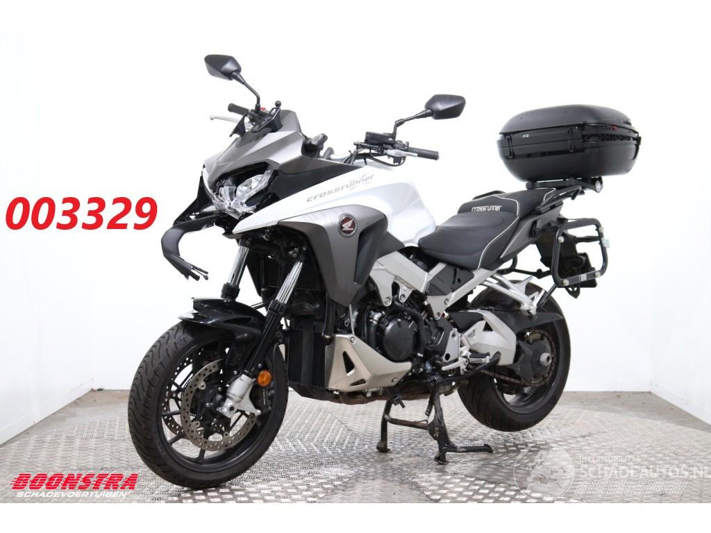 Honda VFR 800X Crossrunner C-ABS Heizgriffe 15.956 km!