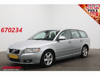 Coche accidentado Volvo V-50 1.6 D2 S/S Kinetic Cruise Navi Clima Leder SHZ PDC 2011/12
