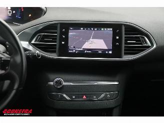 Peugeot 308 SW 1.2 PureTech Allure Avantage Cruise Navi Clima Apple/Android Virtual Camera PDC picture 14