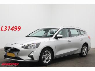 Damaged car Ford Focus 1.0 EcoBoost Hybrid Trend Edition Business Navi Clima Cruise Camera PDC 2020/9