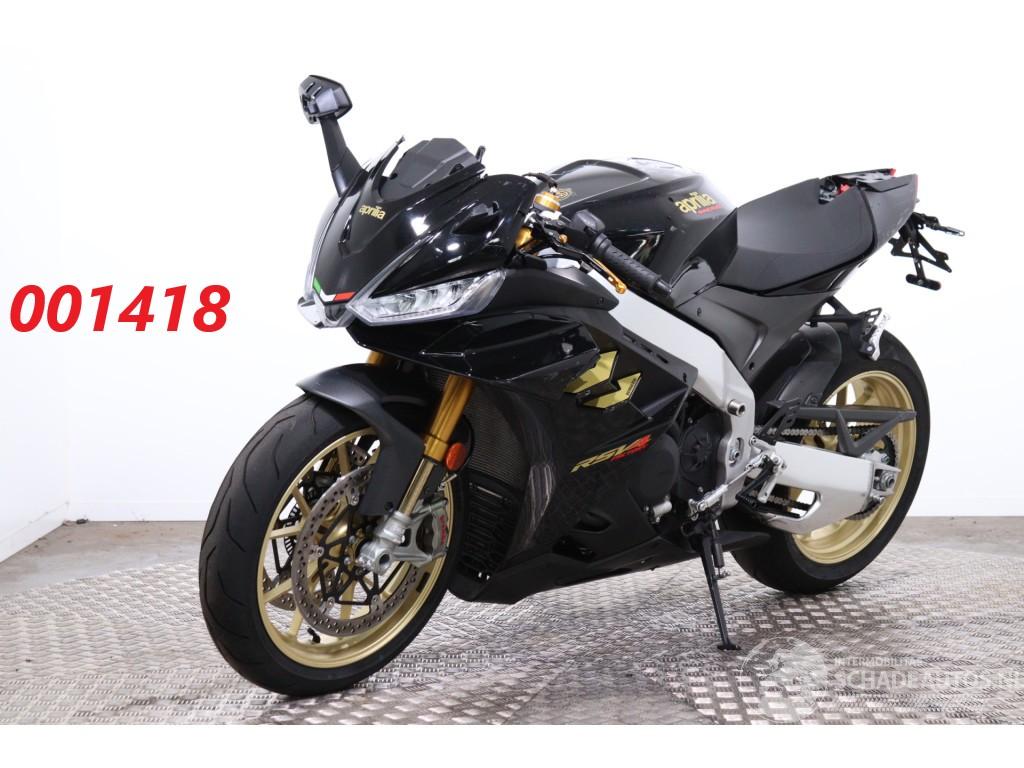 Aprilia RSV4 1100 Factory ABS LED Cruise Quickshift LapTimer 4.235 km!